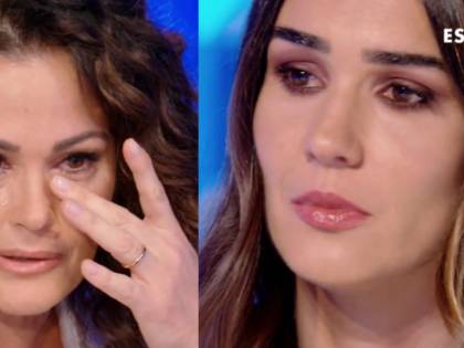 Samantha De Grenet rompe il silenzio sul suo tumore: "Ho preso un cazzotto in faccia"
